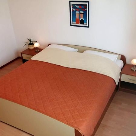 Apartments Borovina 볼 외부 사진