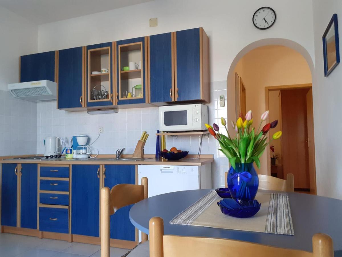 Apartments Borovina 볼 외부 사진