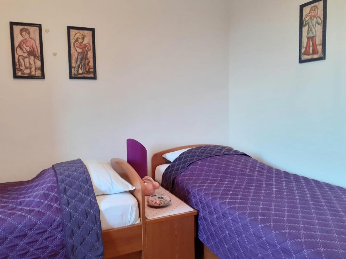 Apartments Borovina 볼 외부 사진
