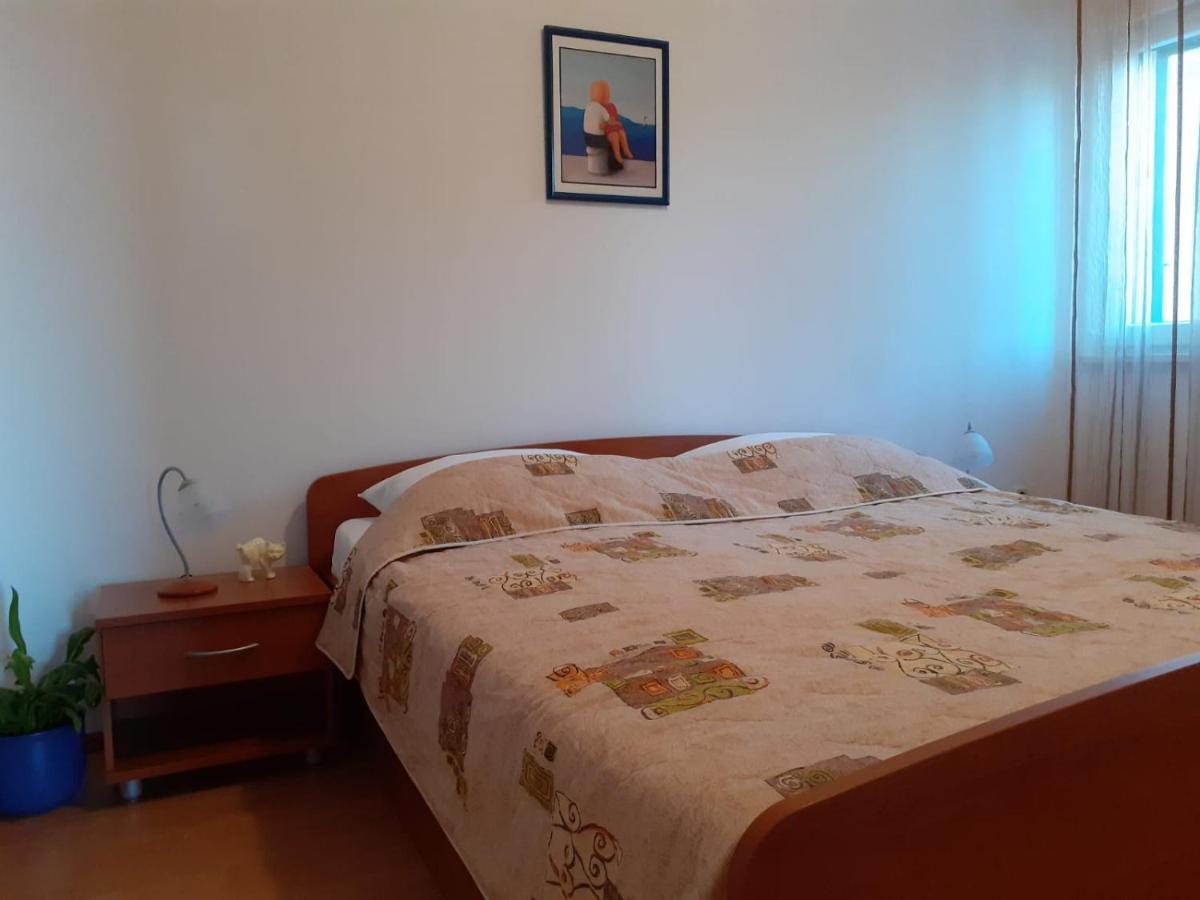 Apartments Borovina 볼 외부 사진