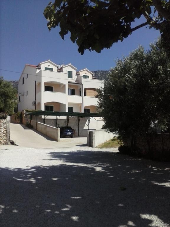 Apartments Borovina 볼 외부 사진