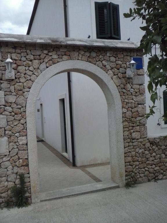 Apartments Borovina 볼 외부 사진